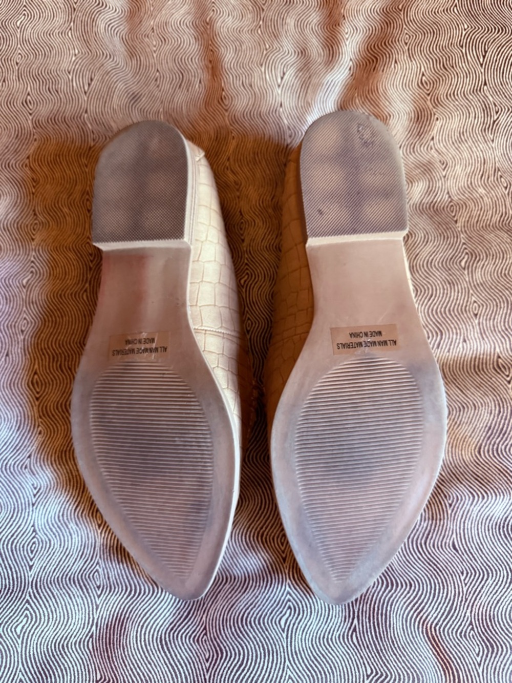 Vaneli Women's Cream Croc-Embossed Pointed-Toe Flats - Picture 5 of 6